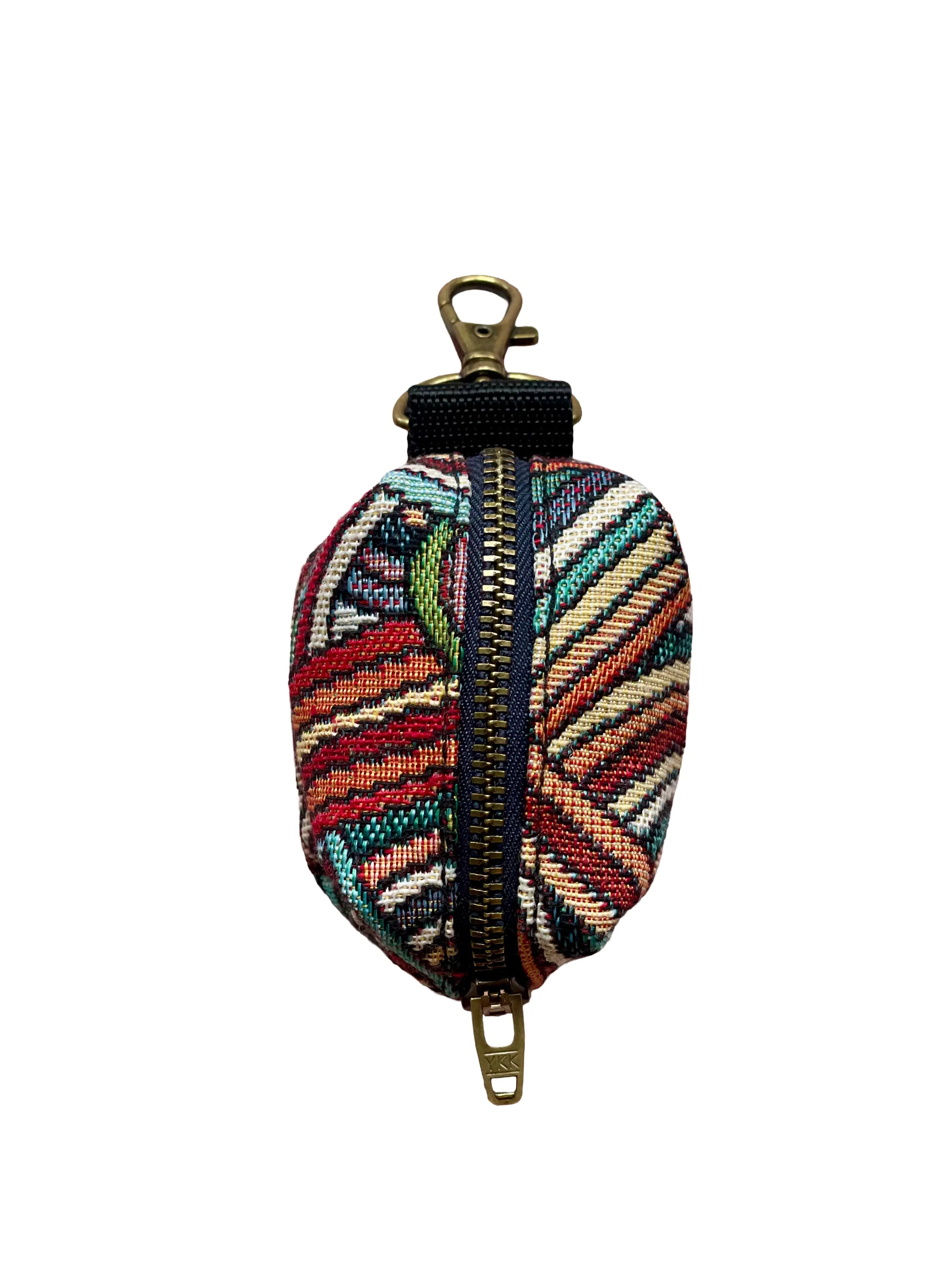 Boop Boop Berlin upcycled dog poop bag holder made from gobelin fabric, one-size dispenser pouch, ykk zipper view